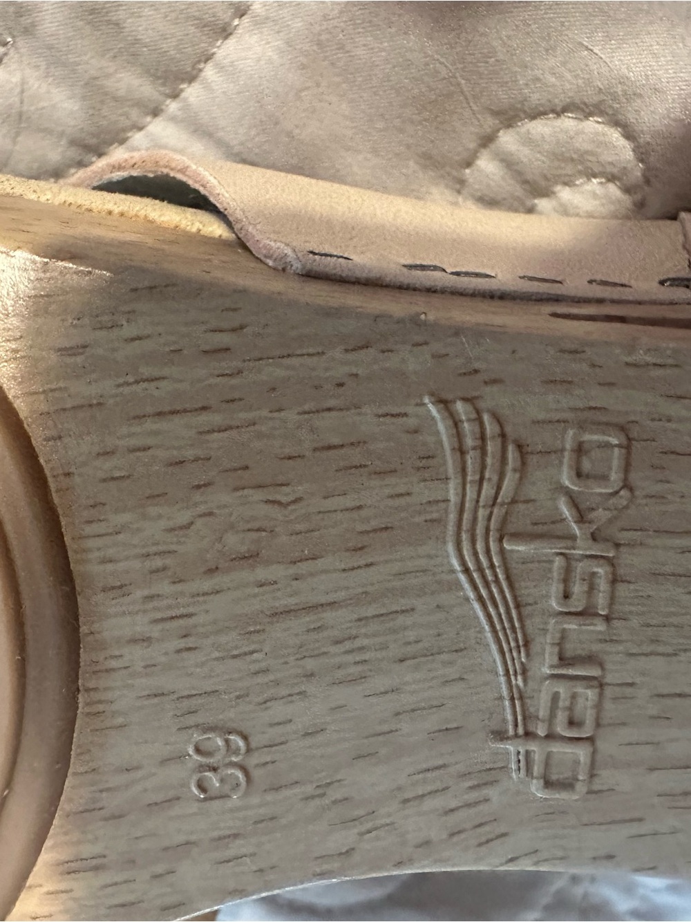 Dansko Neutral Beige Leather Sandals Excellent condition. Like new. Size 39..8.5 - Picture 6 of 6